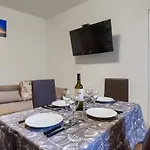David דירה מאלי לוסיניי